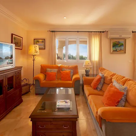 Immaculate Mallorca Olas 3 Bedrooms Ideal For Families Couples فيلة الكوذيا